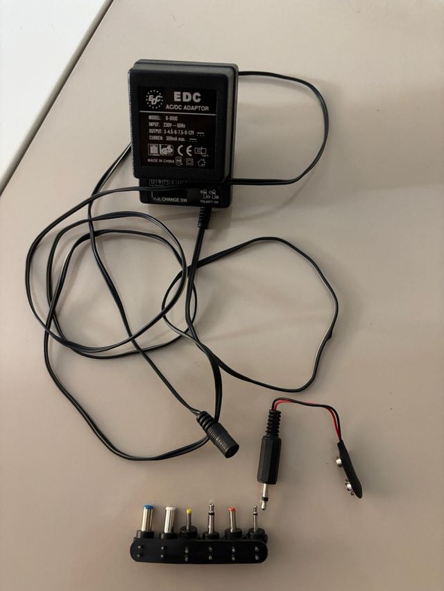 Adaptador AC/DC 300mA EDC Universal