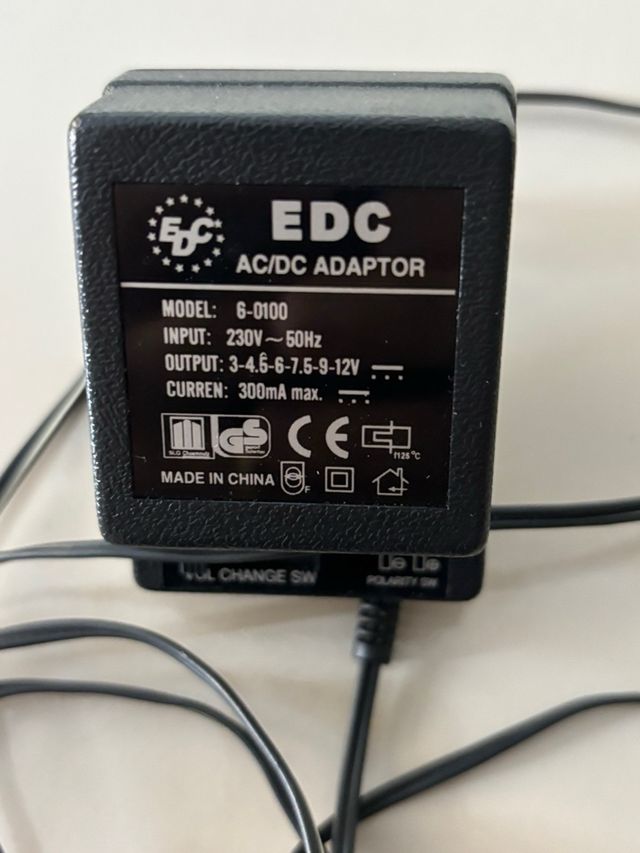 Adaptador AC/DC 300mA EDC Universal
