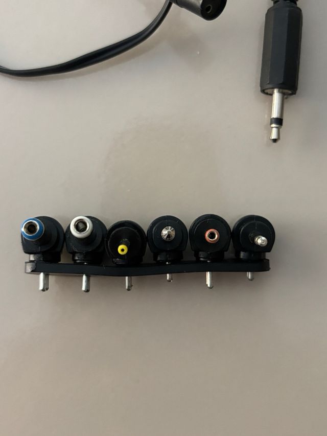 Adaptador AC/DC 300mA EDC Universal