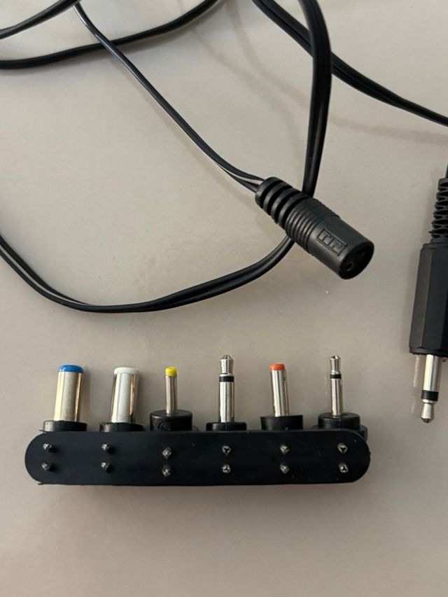 Adaptador AC/DC 300mA EDC Universal