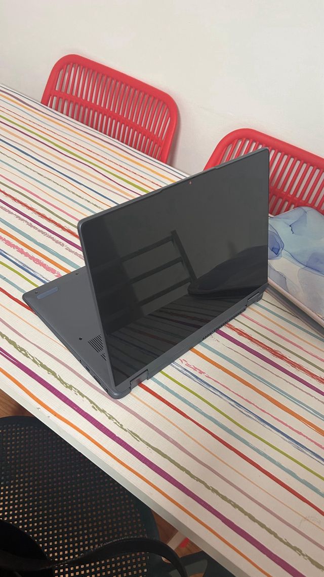 Lenovo IdeaPad Flex 5 14 Táctil Gris