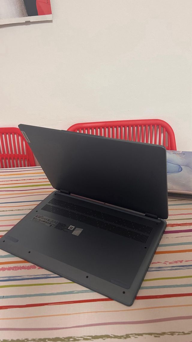 Lenovo IdeaPad Flex 5 14 Táctil Gris