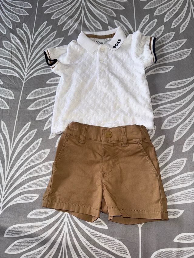 Conjunto Boss bebé blanco y marrón sin estrenar