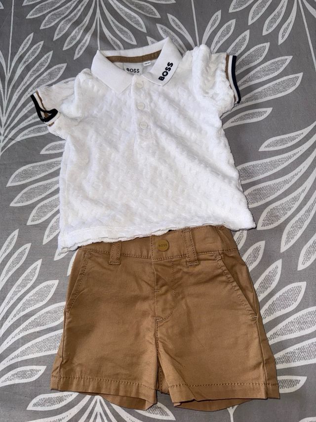 Conjunto Boss bebé blanco y marrón sin estrenar