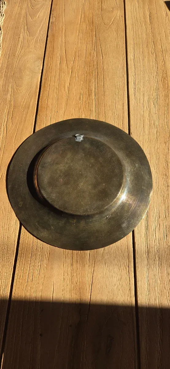 Plato decorativo latón grabado pavo real vintage