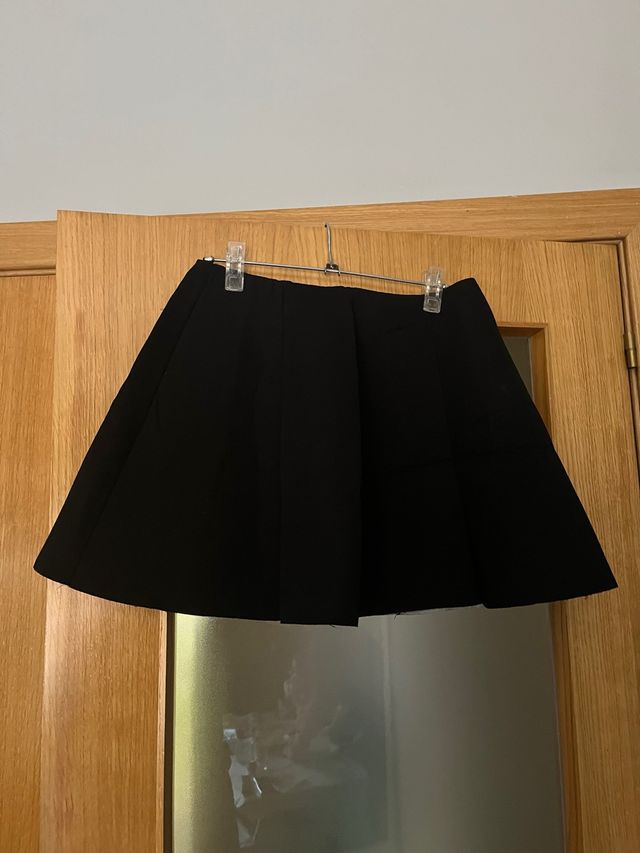 Falda vuelo Pull and Bear Talla L