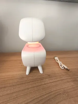 Lámpara LED G con cargador inalámbrico