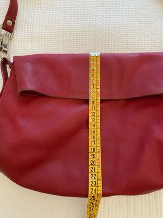 Bolso de piel rojo
