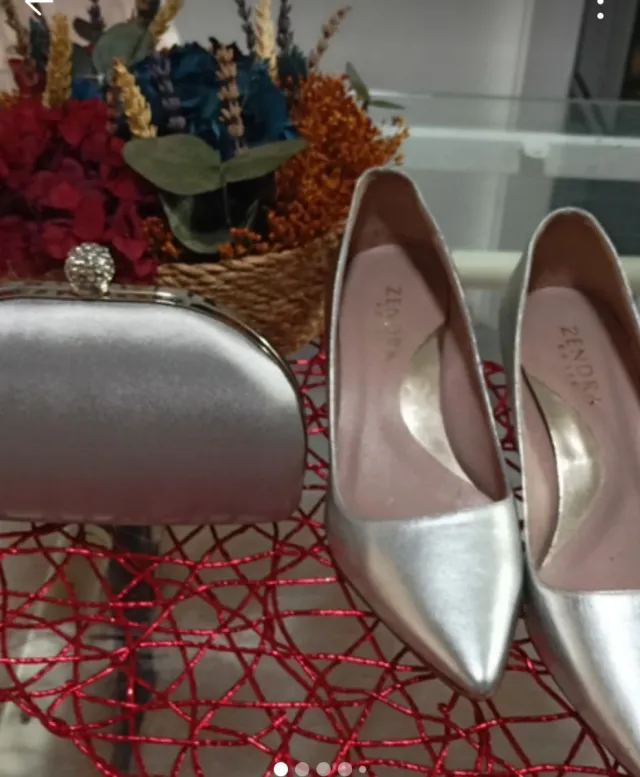 Zapatos Sendra talla 35 y bolso plateado