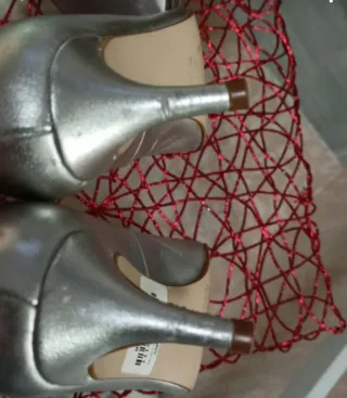 Zapatos Sendra talla 35 y bolso plateado