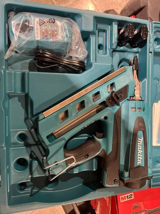 Makita GN900SE 7,2 V pistola de clavos inalámbrica