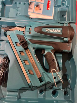 Makita GN900SE 7,2 V pistola de clavos inalámbrica