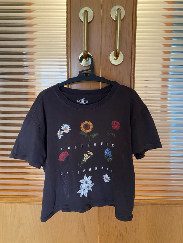 Camiseta Hollister flores marrón mujer