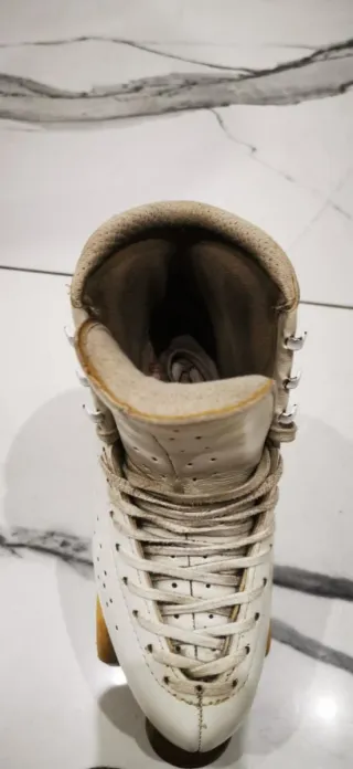 Pattini Edea a rotella 240/36 a scarponcino ritmo