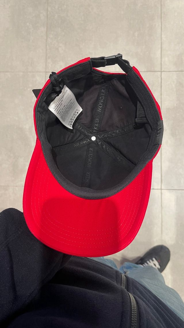 Gorra Moncler Roja
