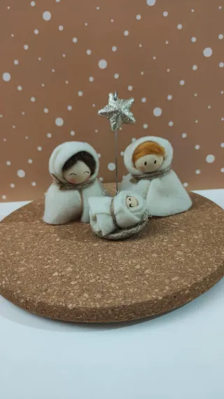 Adorable Belén artesanal