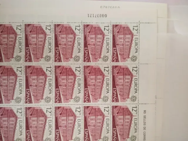 Sellos de los años 70 un lote de un mil sellos