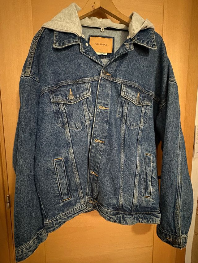 Cazadora vaquera Pull&Bear con capucha