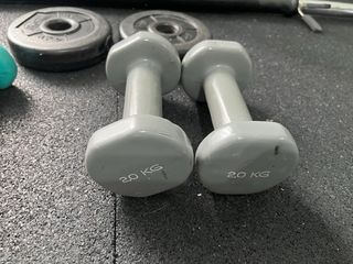 Kit de pesas y step para gimnasio