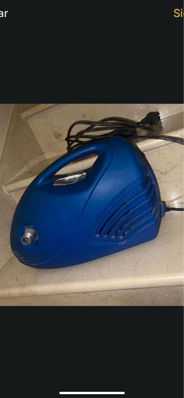 Hidrolimpiadora azul