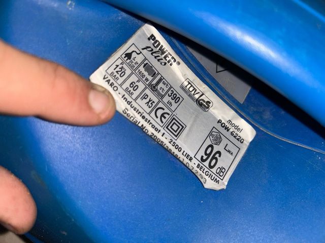 Hidrolimpiadora azul