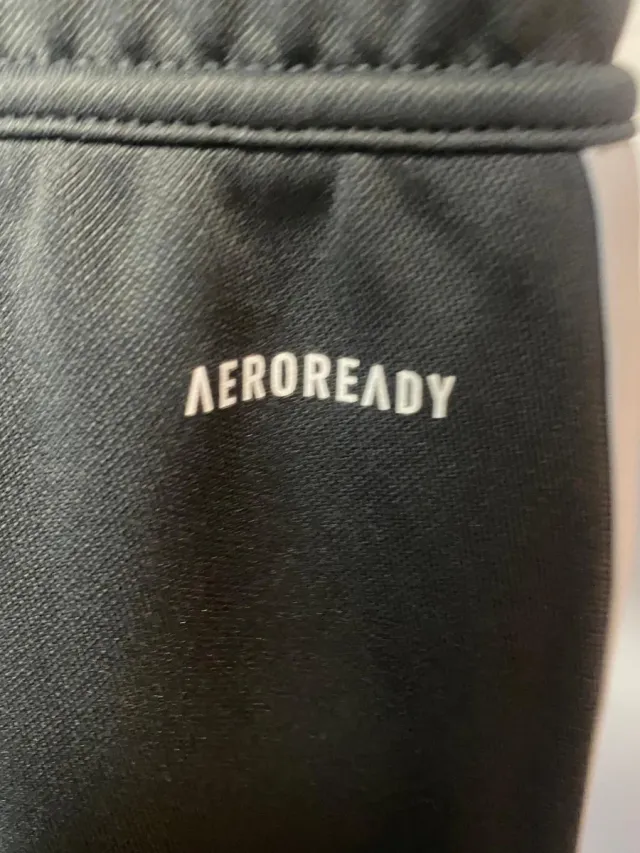 Pantalón Adidas Gris Talla S