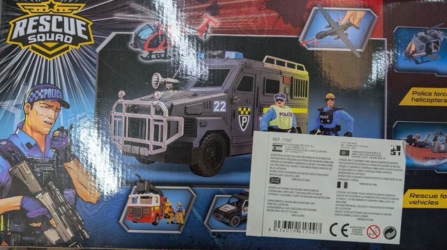 Juguete coche con muñeco