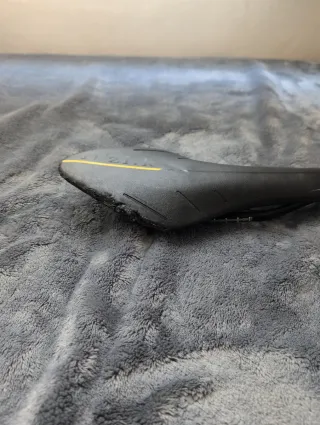 Sillín de bicicleta negro Fi'zi:k