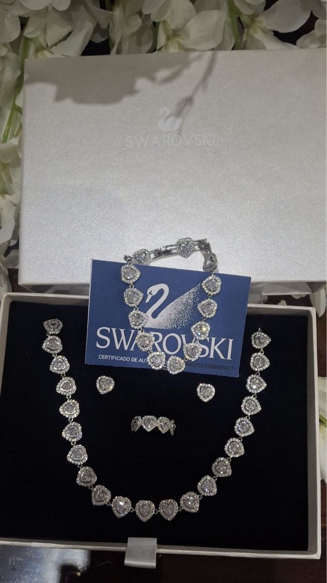 Conjunto Swarovski colección Ariana grande