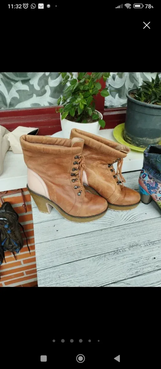 Botines de cuero con cordones talla 39