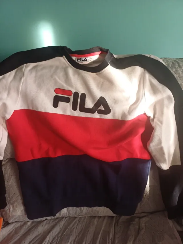 Sudadera Fila Unisex Blanca, Roja y Azul. Talla M