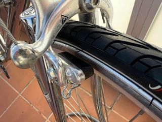 Bicicleta urbana tipo fixie con marchas