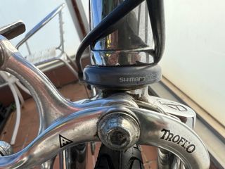 Bicicleta urbana tipo fixie con marchas