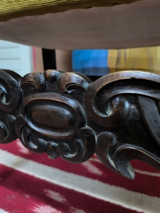 Tronos antiguos de madera. Pareja sillas.