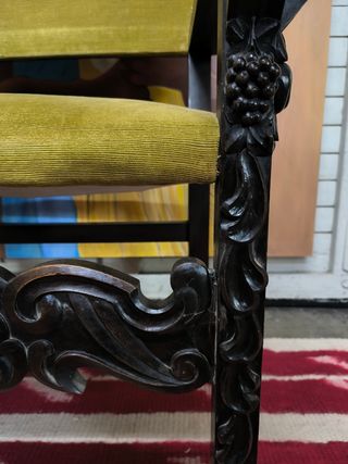 Tronos antiguos de madera. Pareja sillas.