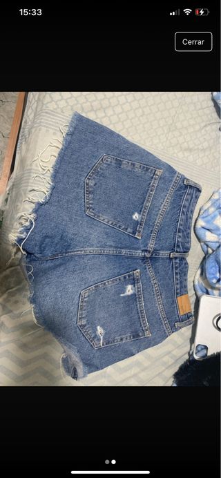 Pantalón vaquero desgarrado