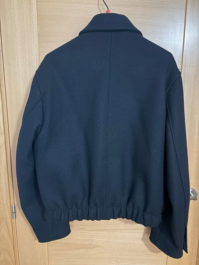 Chaqueta de paño negra con cremallera