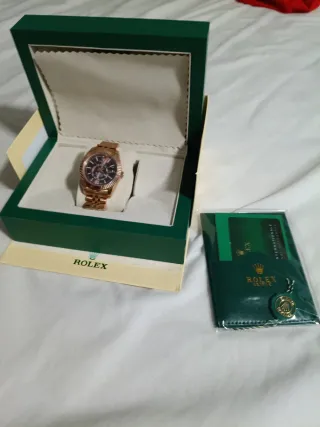 Reloj Dorado y Marrón