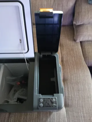 Nevera Portátil 29L Compresor Nueva.Cuesata 320€