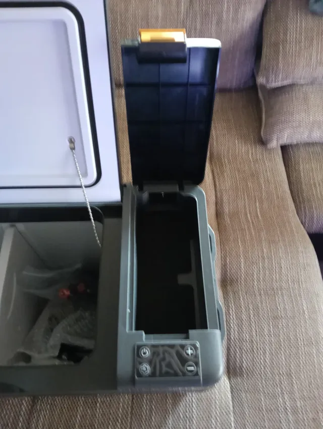 Nevera Portátil 29L Compresor Nueva.Cuesata 320€