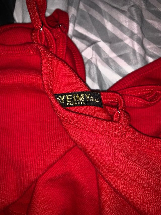 Top rojo tirantes con botones