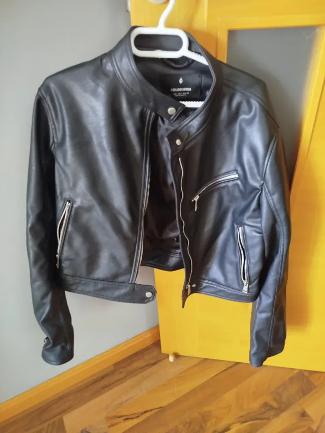 Cazadora Polipiel Stradivarius Negra