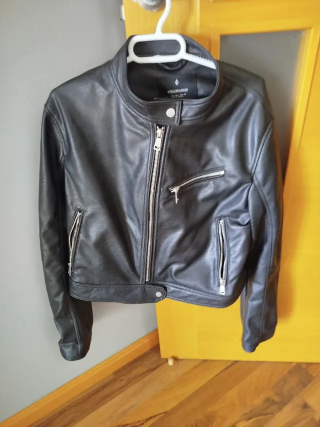 Cazadora Polipiel Stradivarius Negra