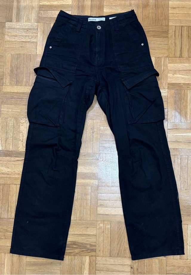 Pantalones cargo Bershka negros