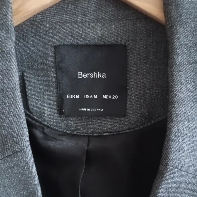Chaqueta Bershka Gris Talla 40-42