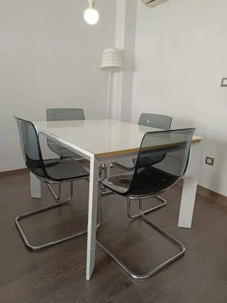 Mesa de comedor extensible blanca
