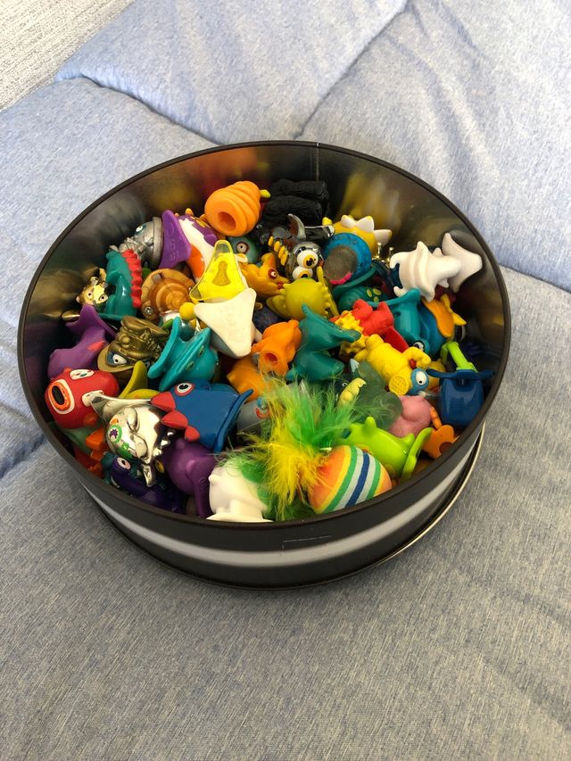 Caja de figuritas Kinder Sorpresa