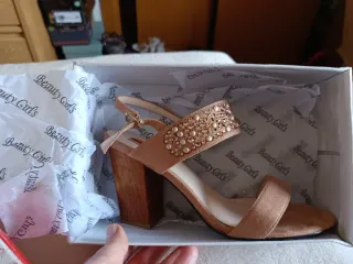 Sandalias tacón nude pedrería verano