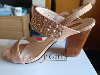 Sandalias tacón nude pedrería verano