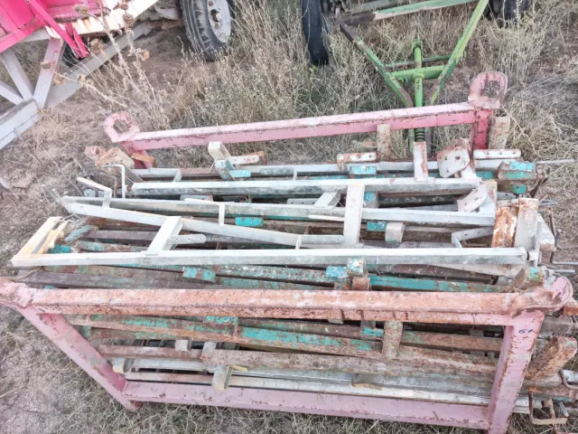 Puntales de obra metálicos